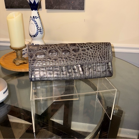 Chic Crocodile Pattern Clutch - Black - Picture 3 of 4